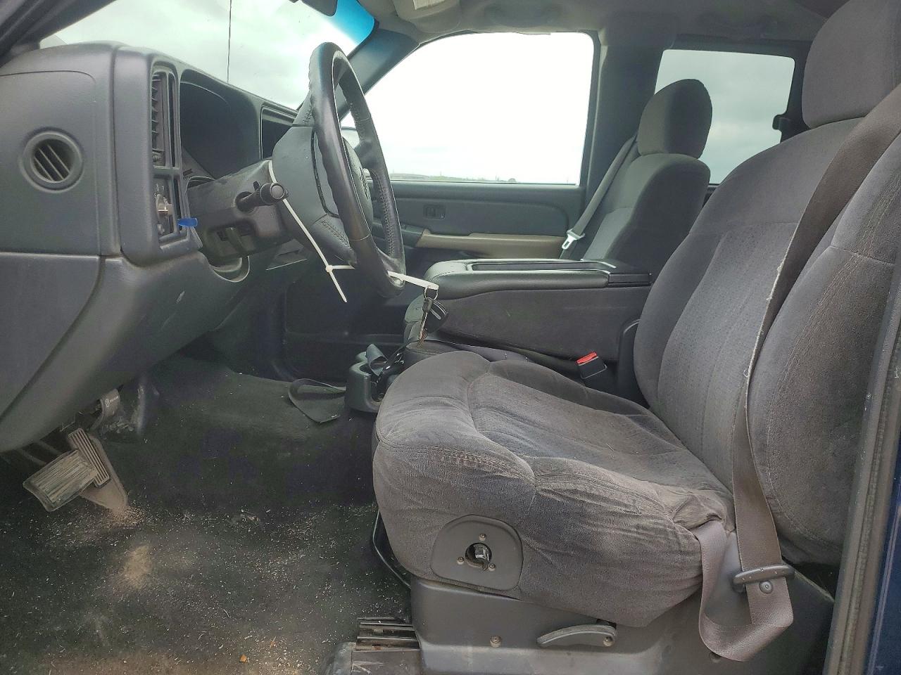 2002 CHEVROLET SILVERADO C1500 photo 13