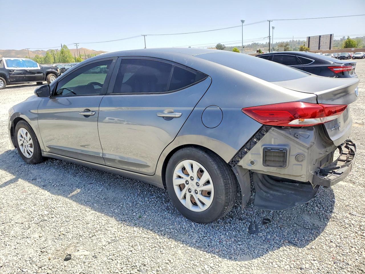 2018 HYUNDAI ELANTRA SE photo 3
