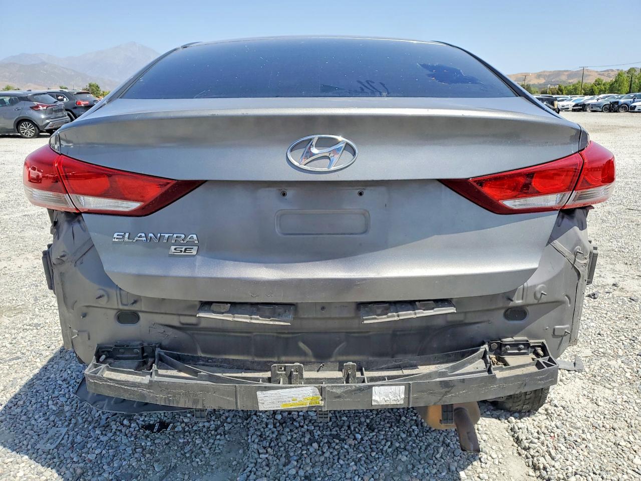 2018 HYUNDAI ELANTRA SE photo 11