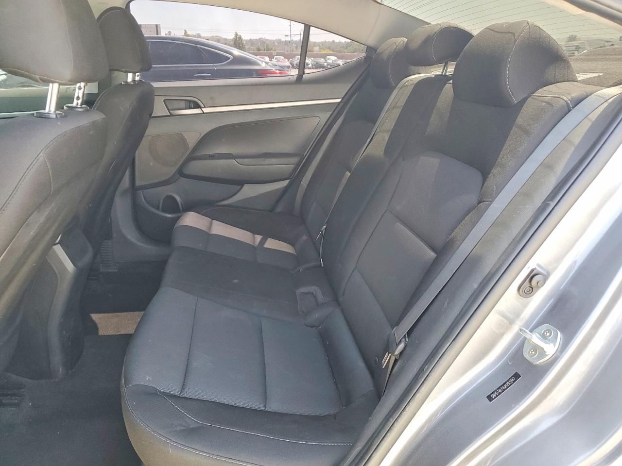 2018 HYUNDAI ELANTRA SE photo 19