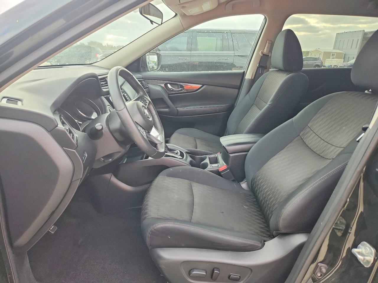 2018 NISSAN ROGUE SV photo 13