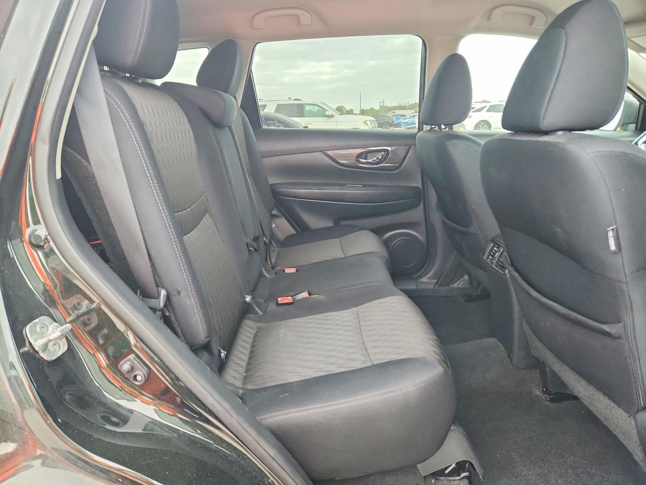 2018 NISSAN ROGUE SV photo 19
