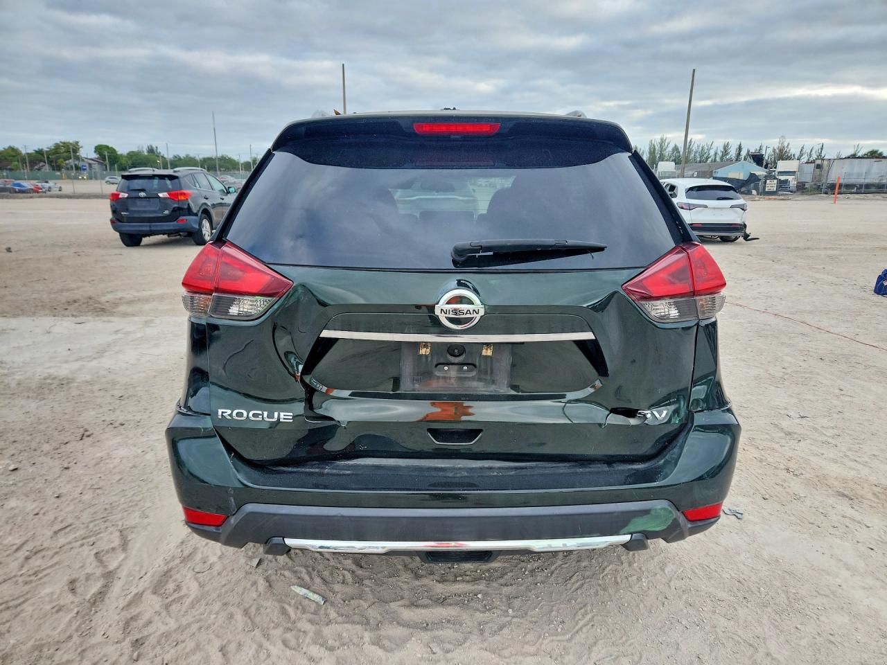 2018 NISSAN ROGUE SV photo 11