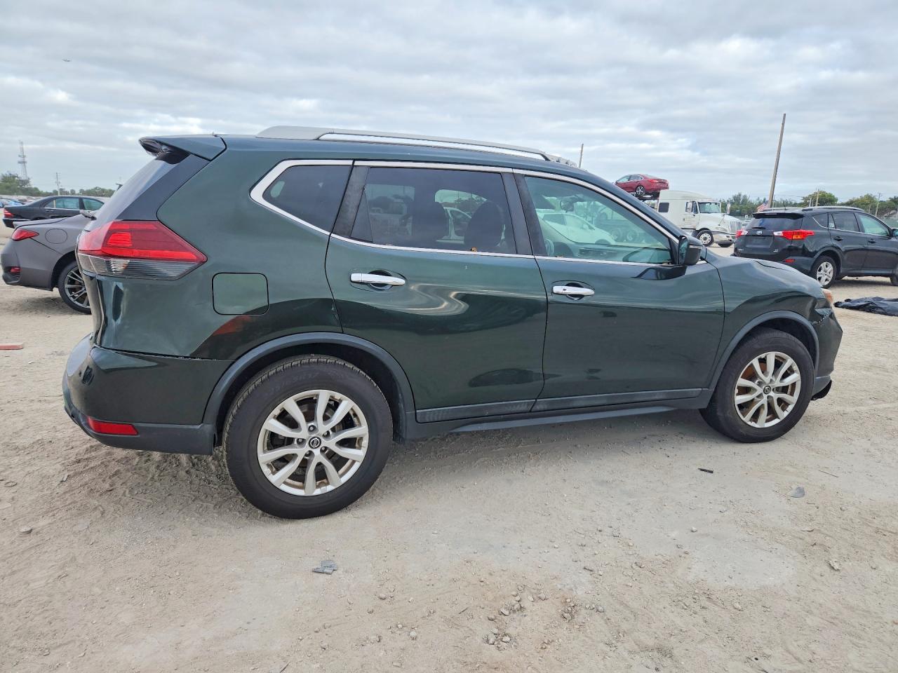 2018 NISSAN ROGUE SV photo 5