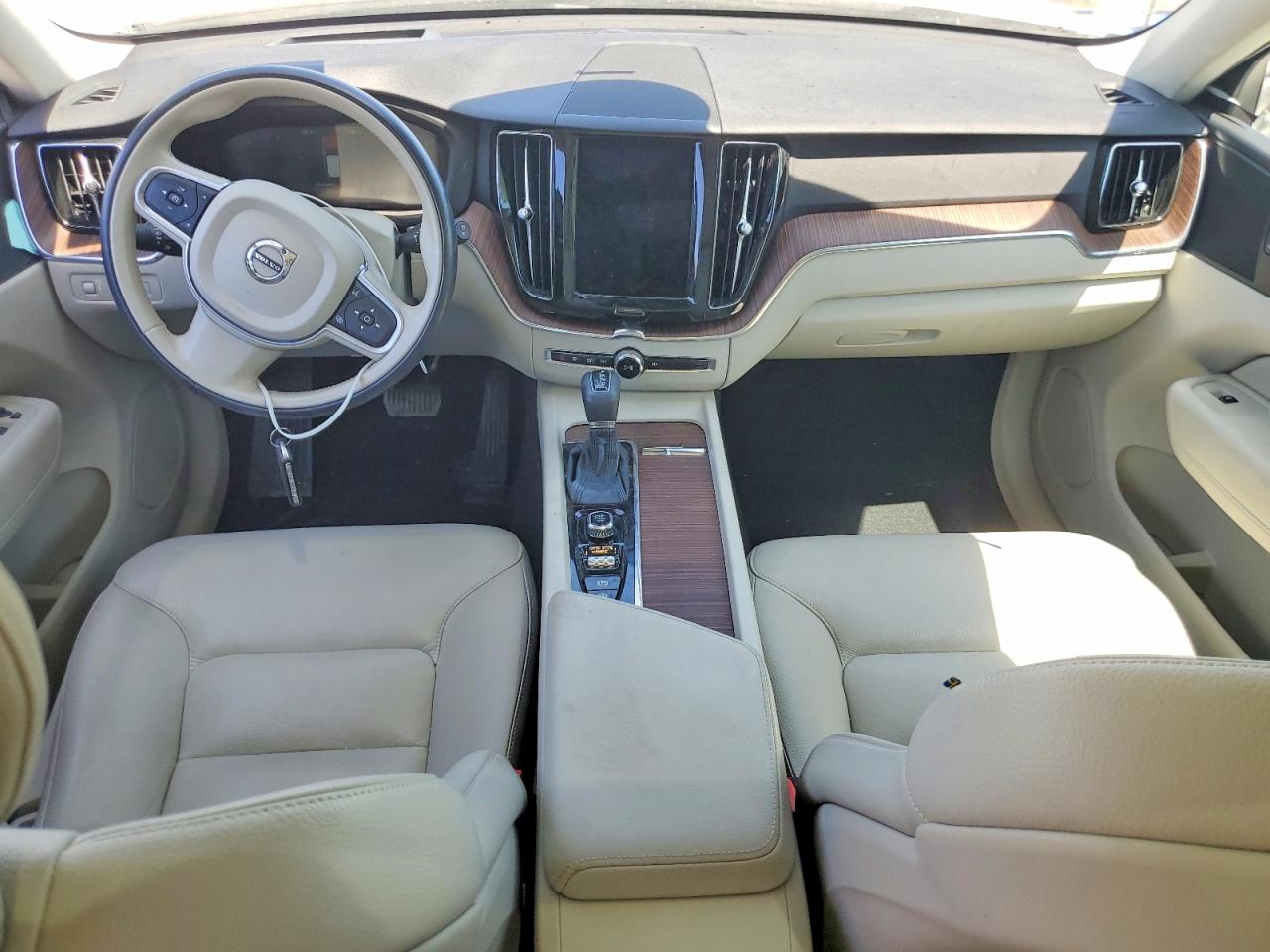 2021 VOLVO XC60 T5 MOMENTUM photo 15