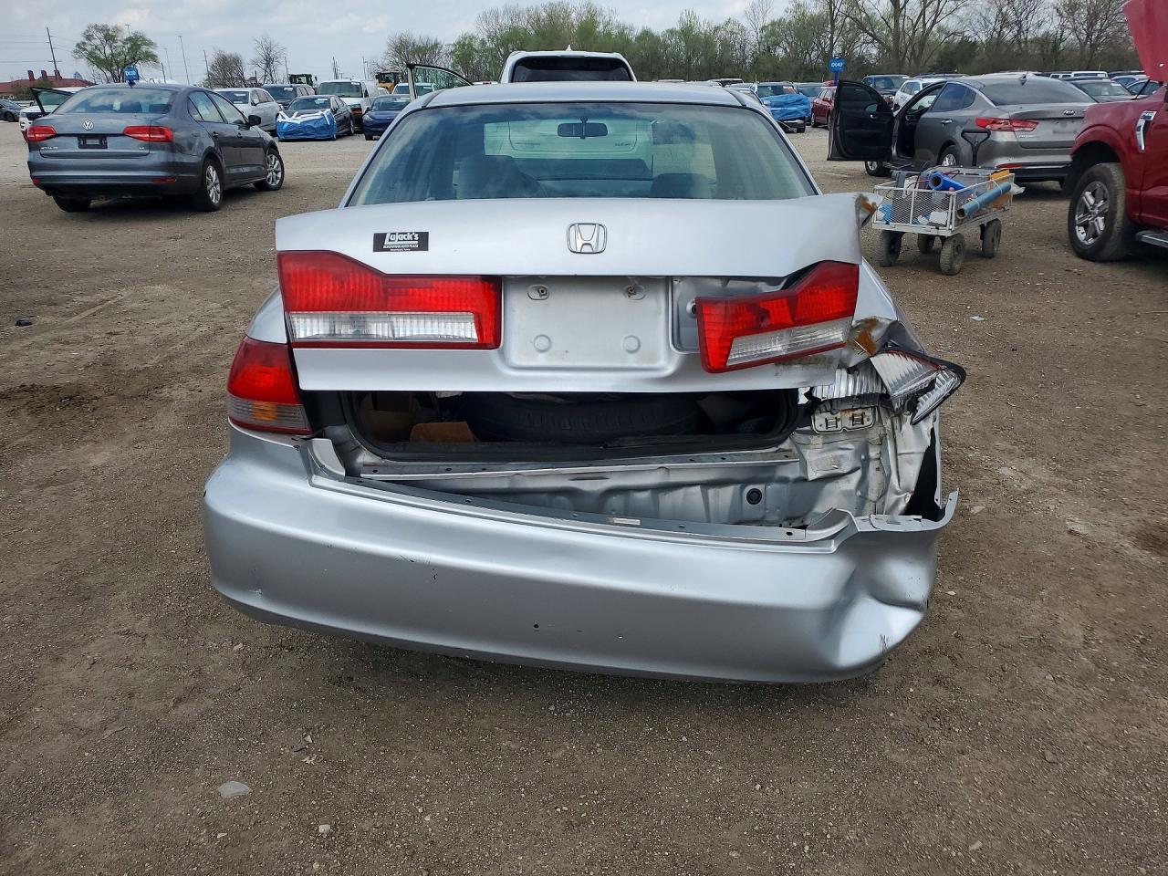 2002 HONDA ACCORD photo 11