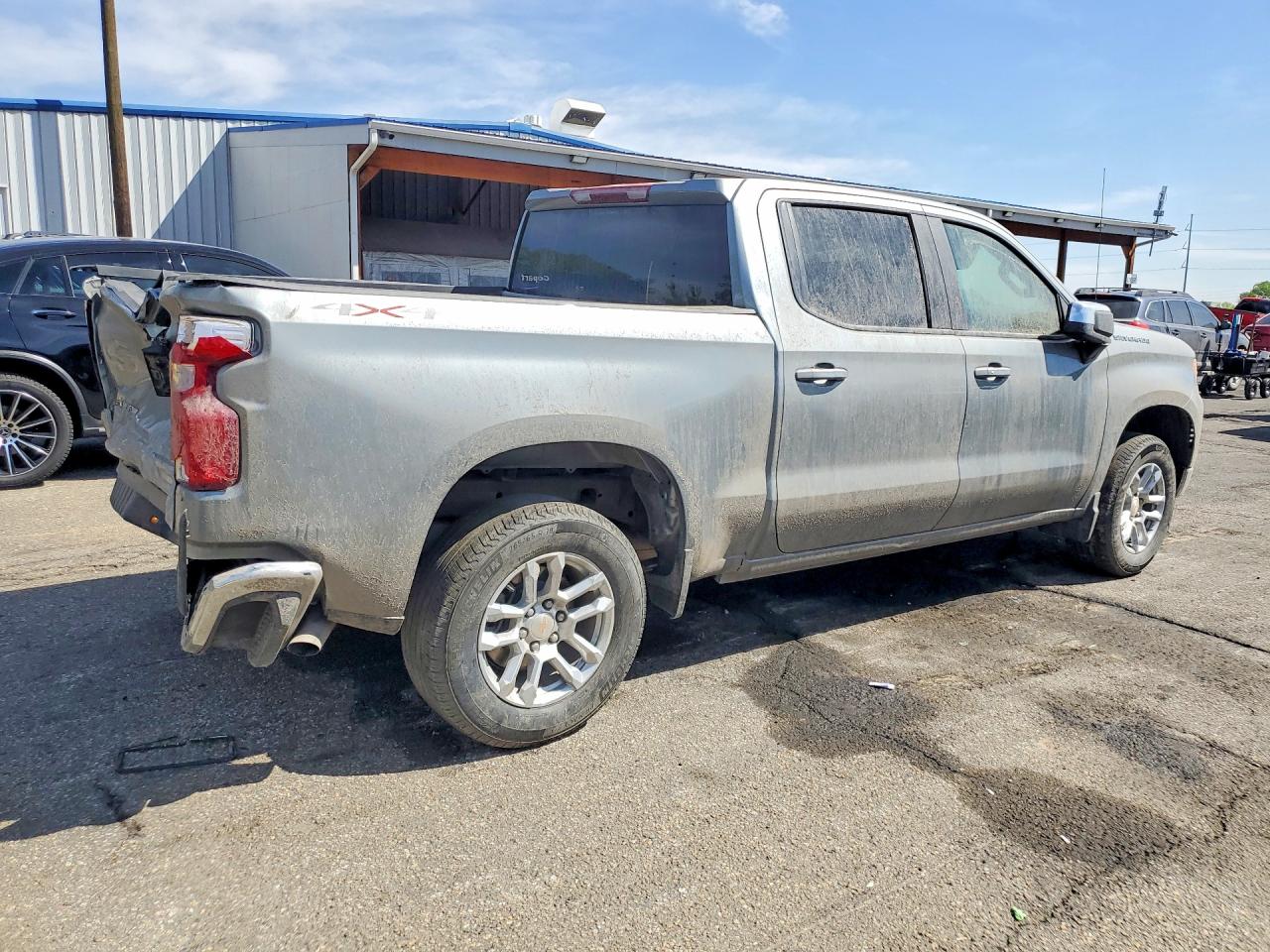 2025 CHEVROLET SILVERADO K1500 LT-L photo 3