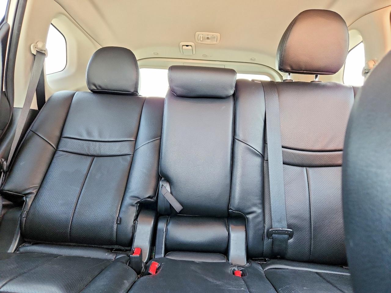 2019 NISSAN ROGUE SV photo 19