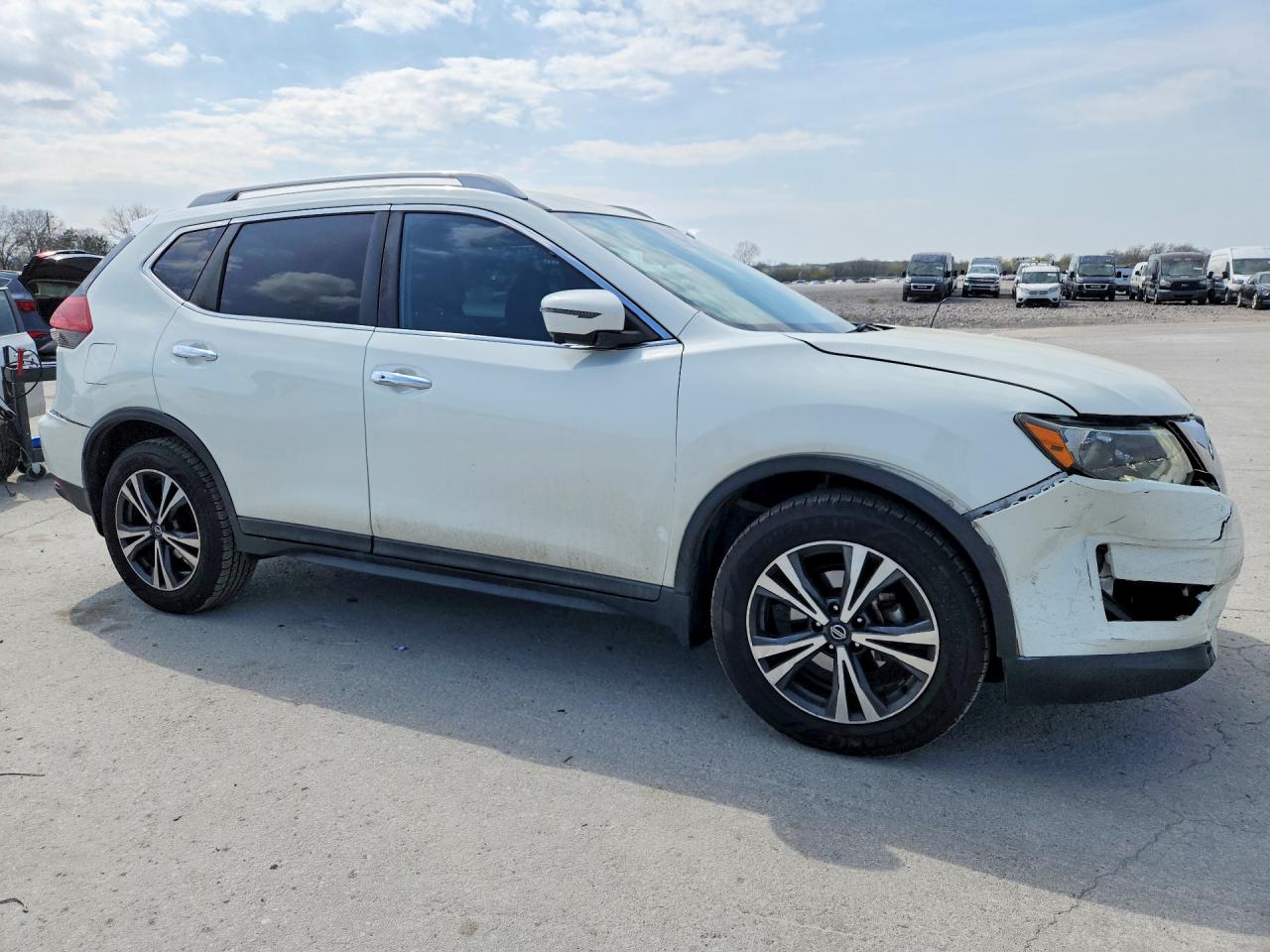 2019 NISSAN ROGUE SV photo 7