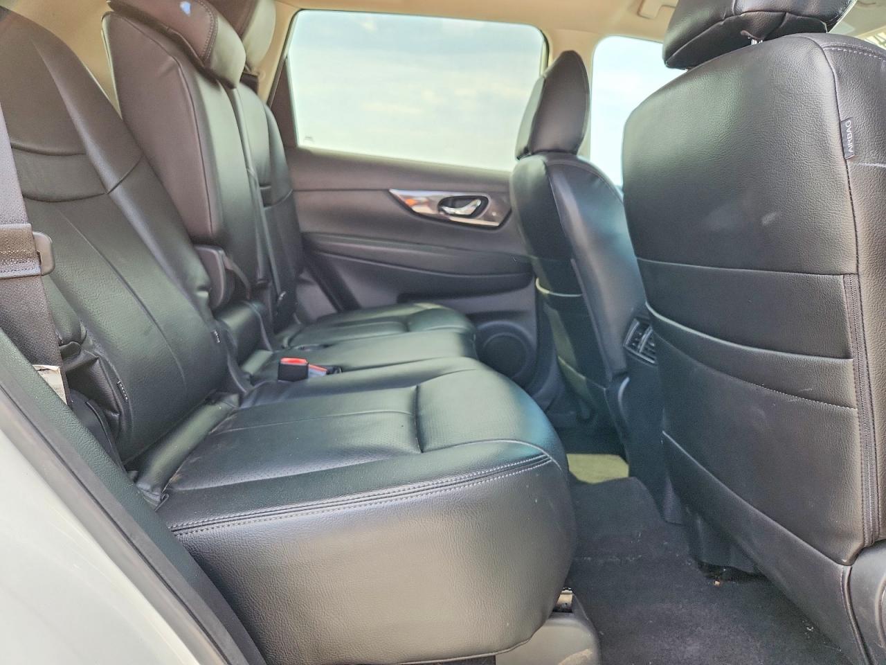 2019 NISSAN ROGUE SV photo 21