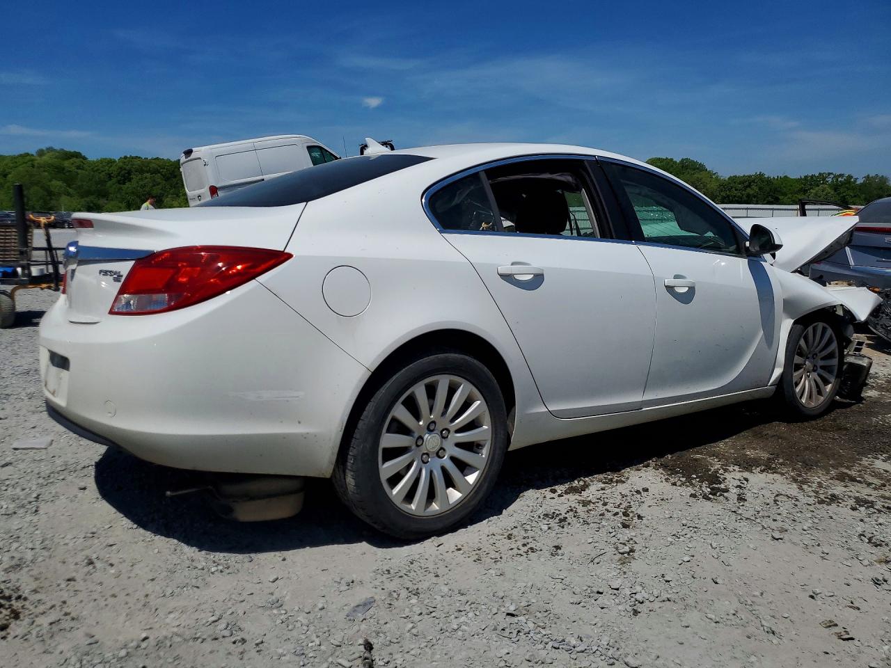 2011 BUICK REGAL photo 5
