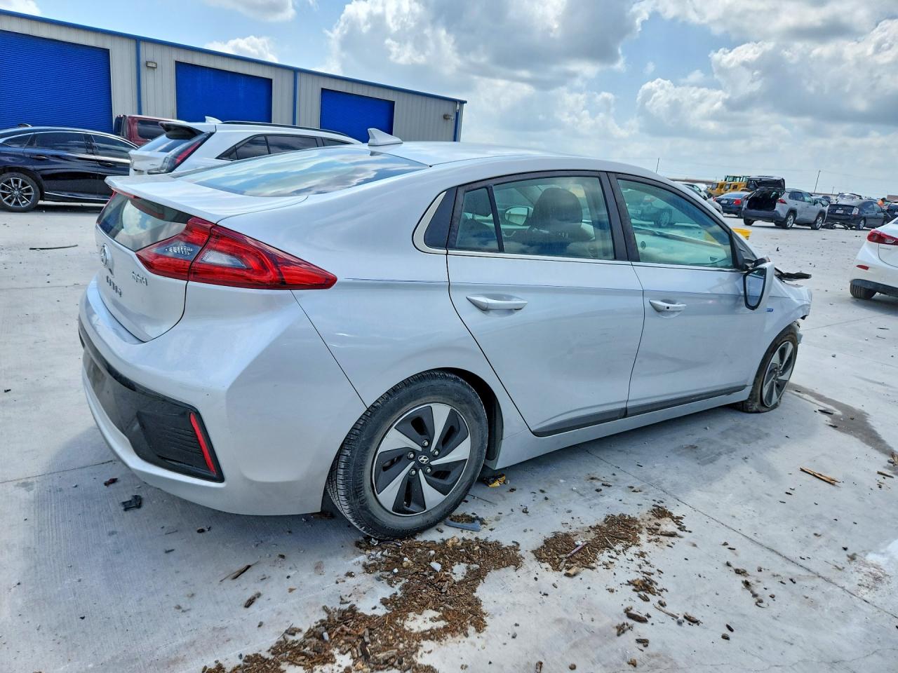 2018 HYUNDAI IONIQ SEL photo 3