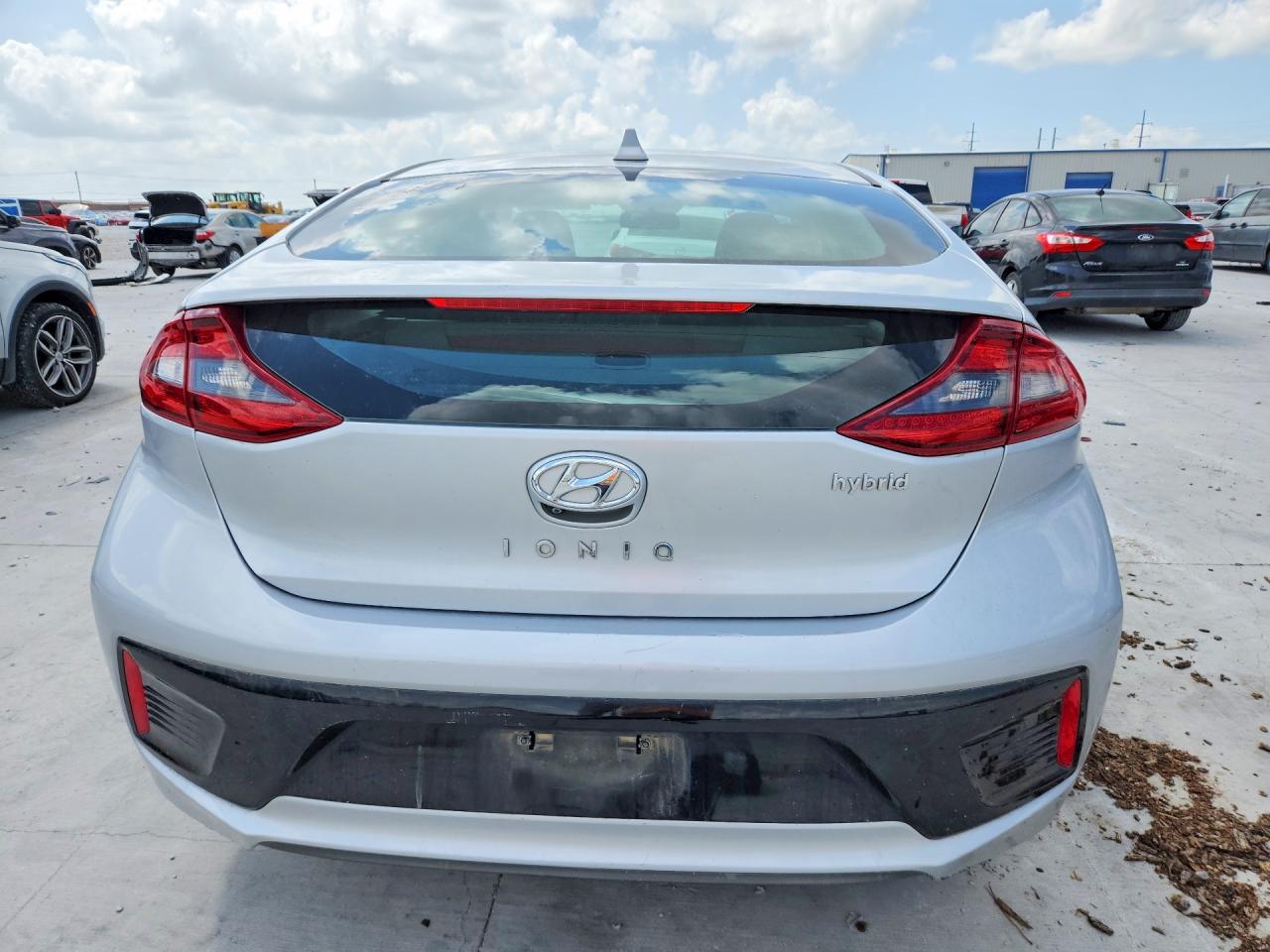 2018 HYUNDAI IONIQ SEL photo 6