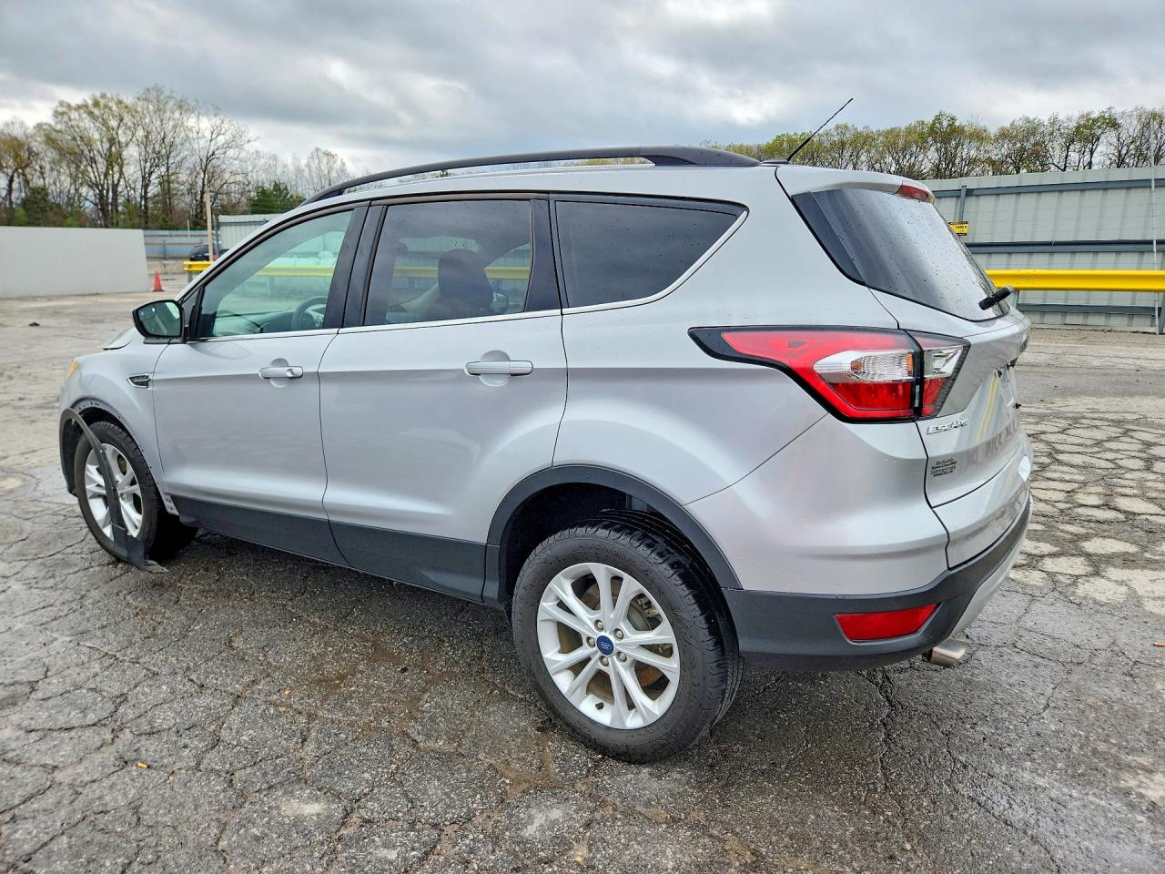 2018 FORD ESCAPE SE photo 4