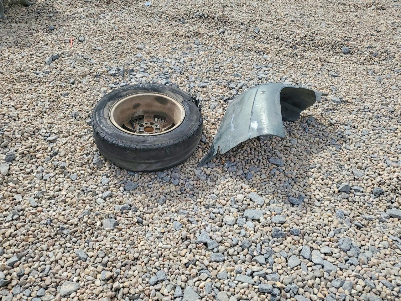 2004 TOYOTA HIGHLANDER BASE photo 25