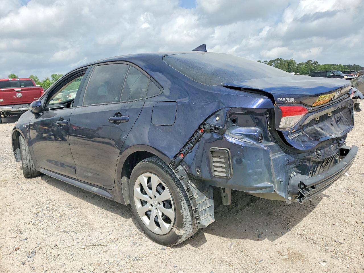 2023 TOYOTA COROLLA LE photo 4