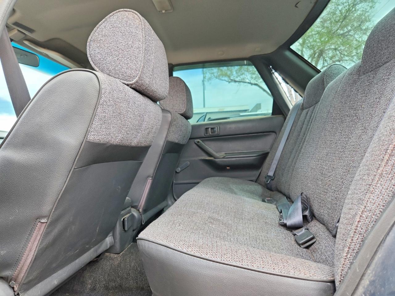 1991 TOYOTA CAMRY BASE photo 19