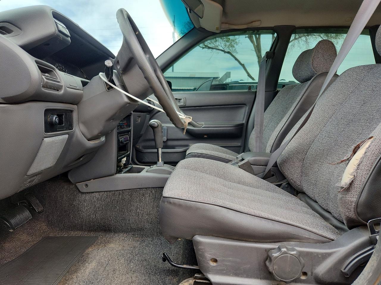 1991 TOYOTA CAMRY BASE photo 13