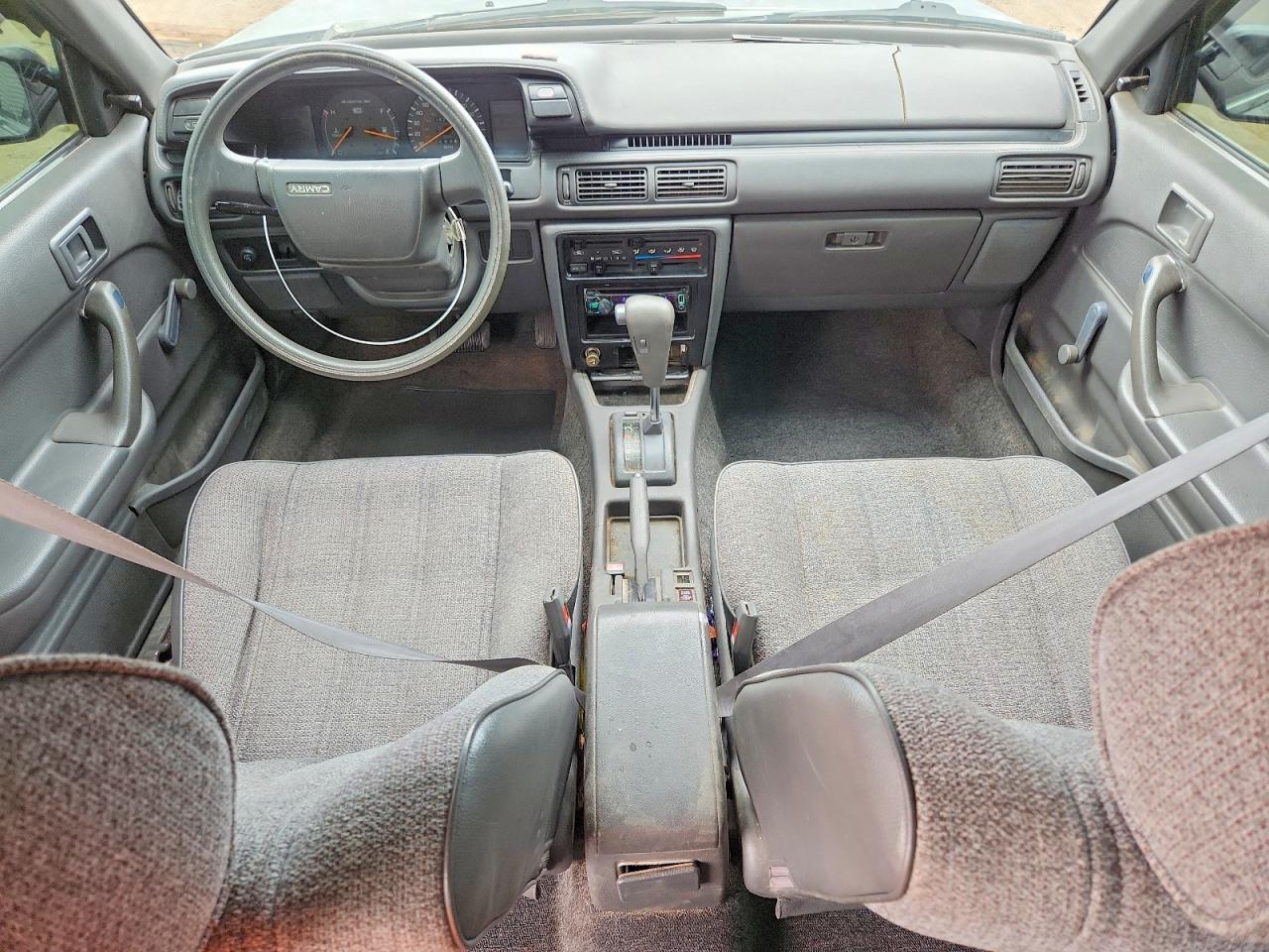 1991 TOYOTA CAMRY BASE photo 15