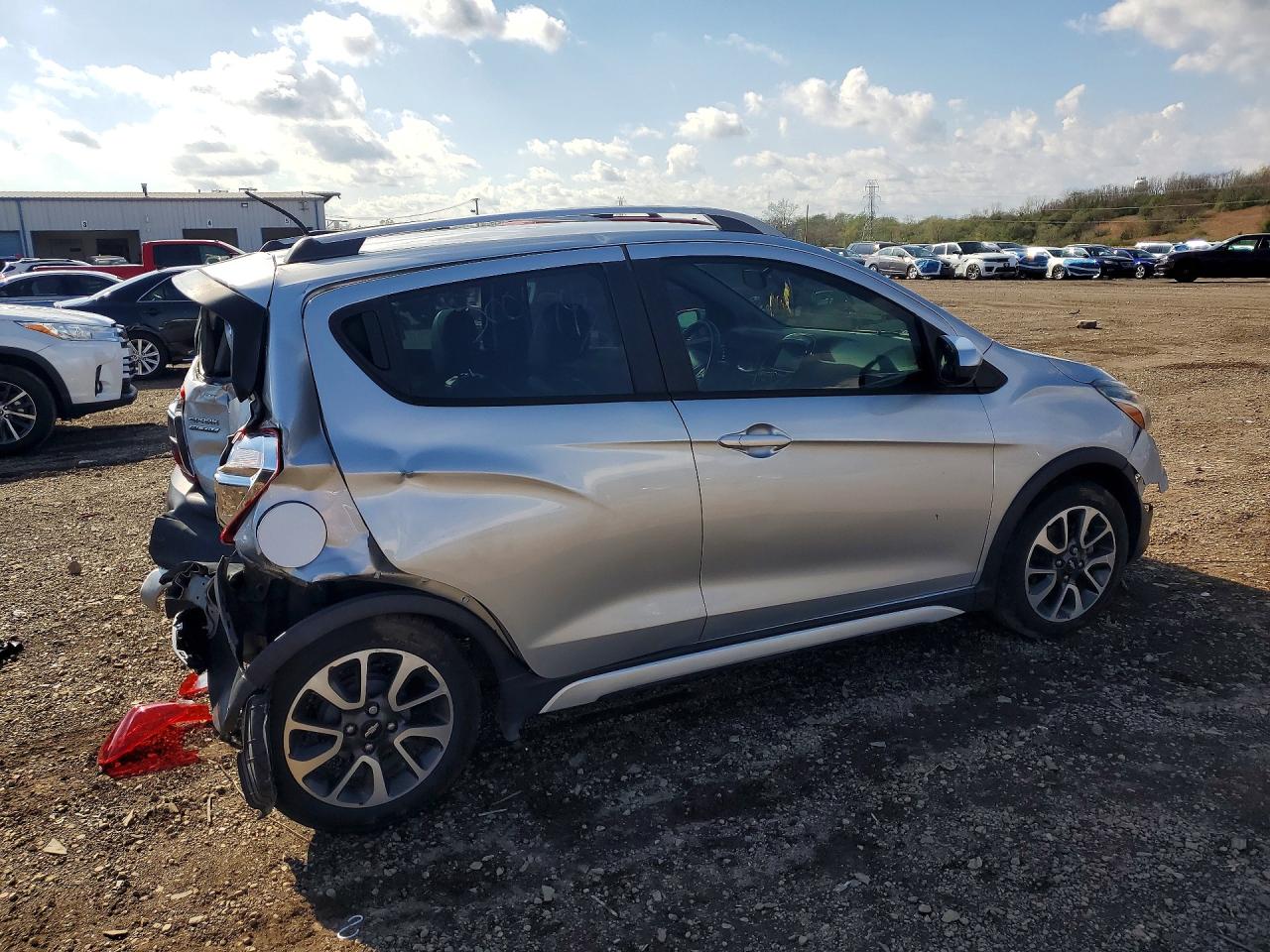 2019 CHEVROLET SPARK ACTIV photo 3