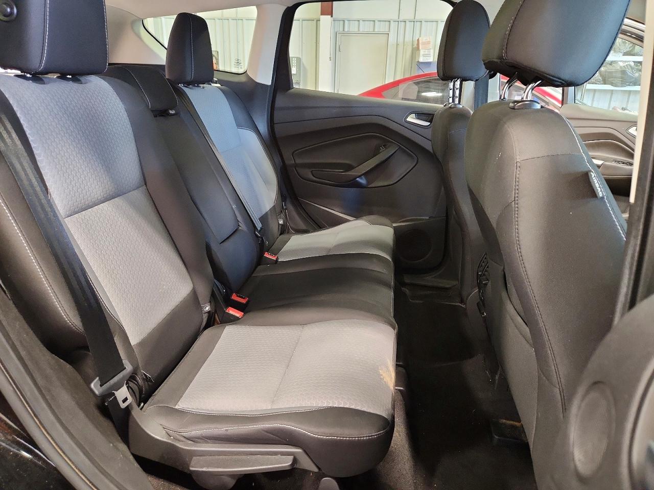 2017 FORD ESCAPE SE photo 19