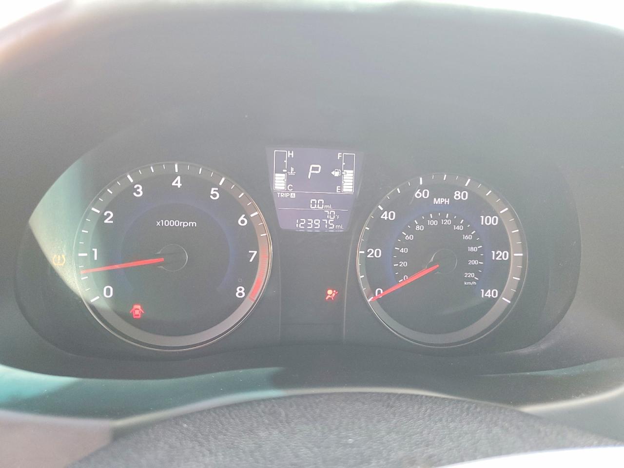 2016 HYUNDAI ACCENT SE photo 25