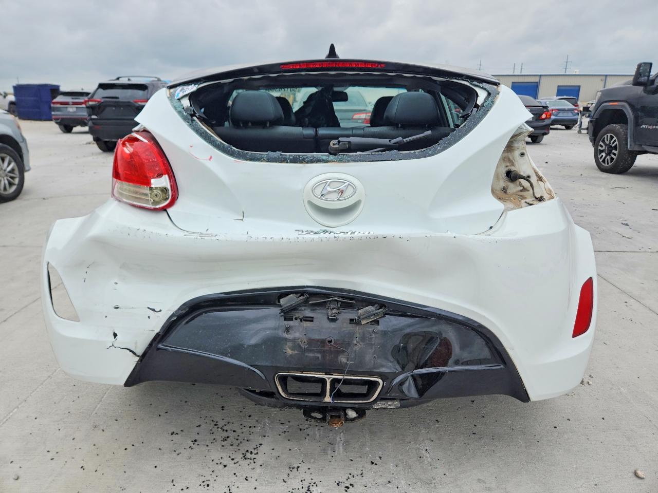2013 HYUNDAI VELOSTER BASE photo 16