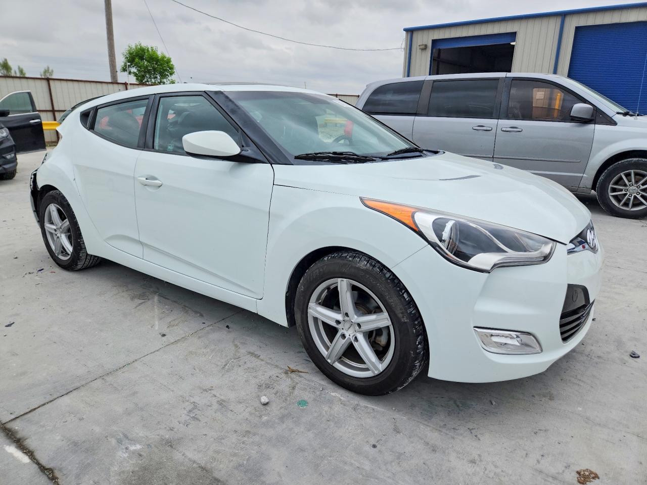 2013 HYUNDAI VELOSTER BASE photo 10