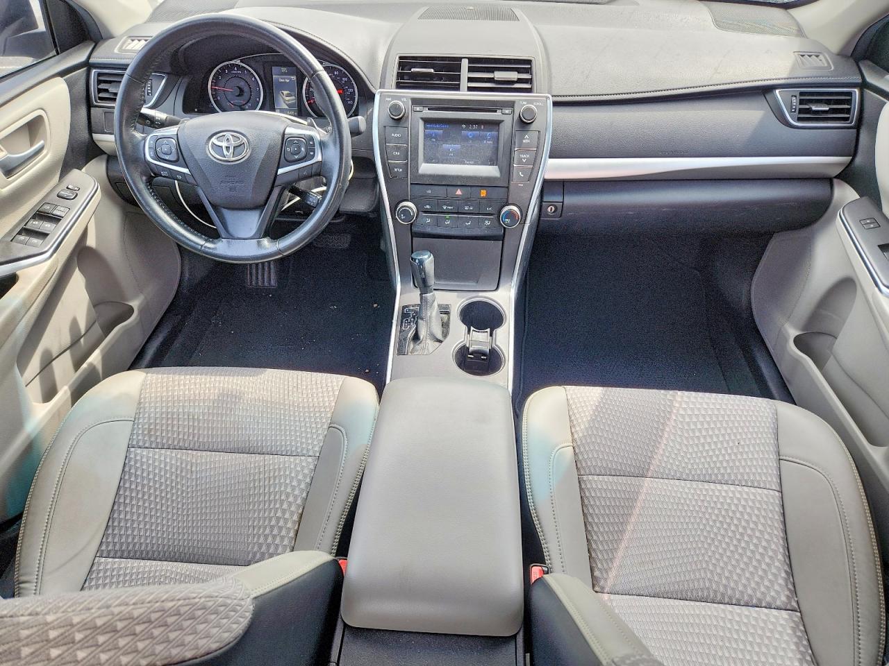 2015 TOYOTA CAMRY SE photo 22