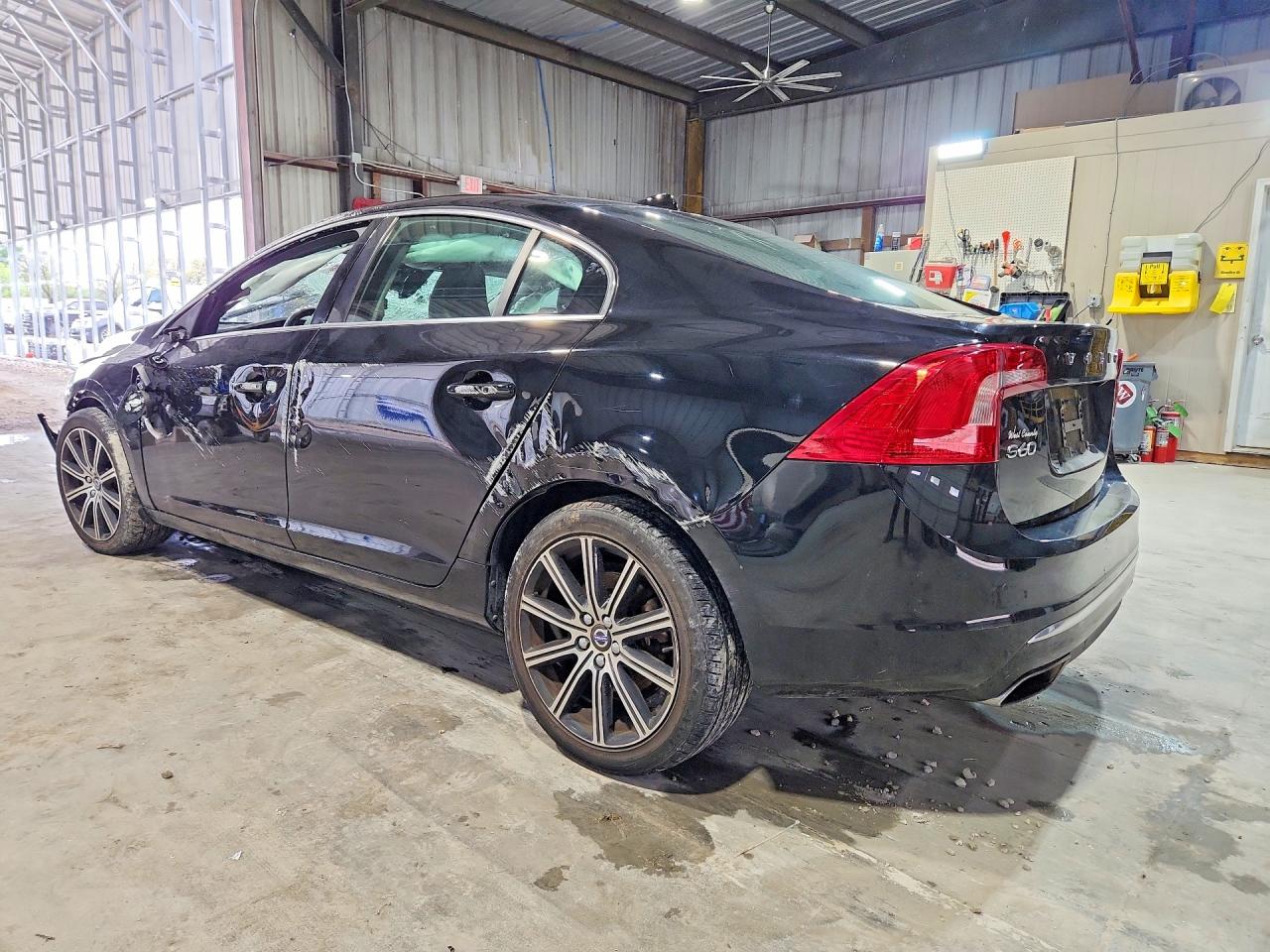 2018 VOLVO S60 INSCRIPTION photo 3