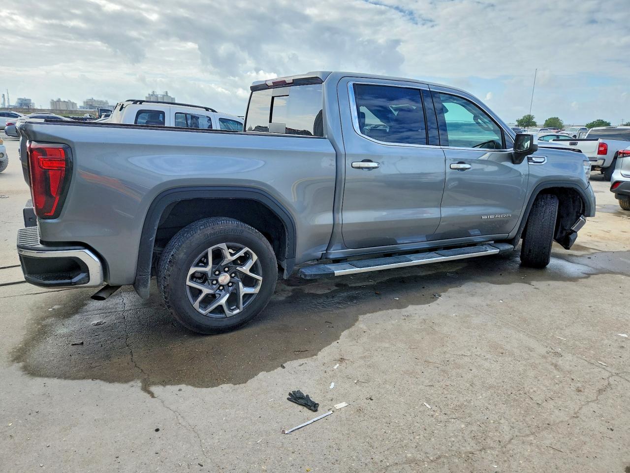 2025 GMC SIERRA C1500 SLT photo 3