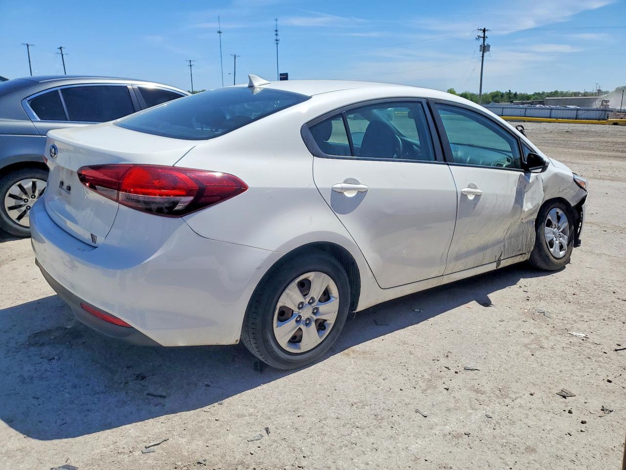 2018 KIA FORTE LX photo 5