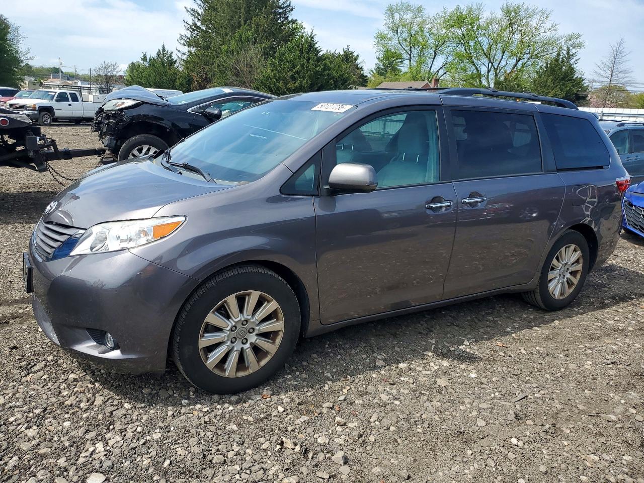 2015 TOYOTA SIENNA