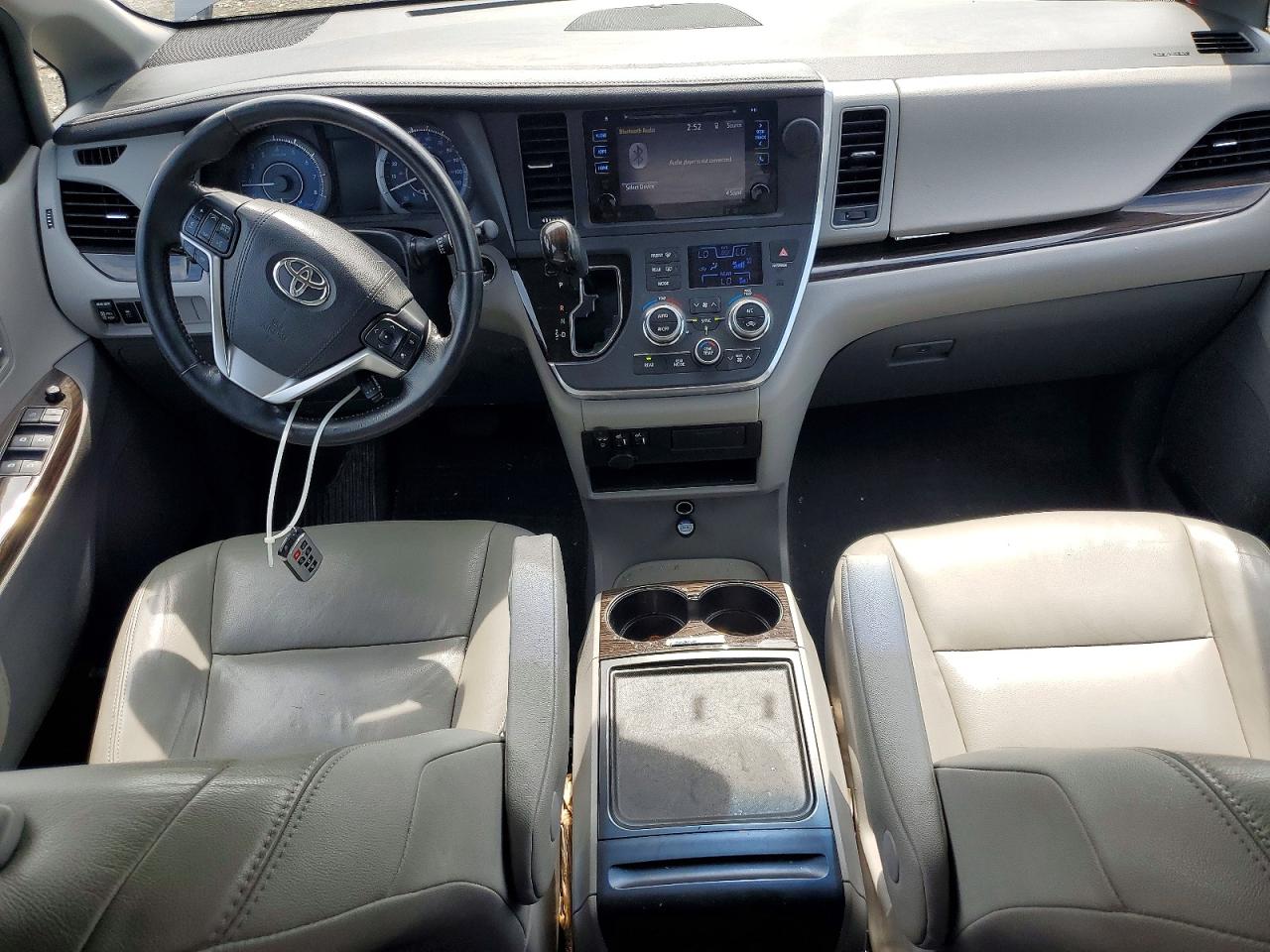 2015 TOYOTA SIENNA XLE 7-PASSENGER photo 15