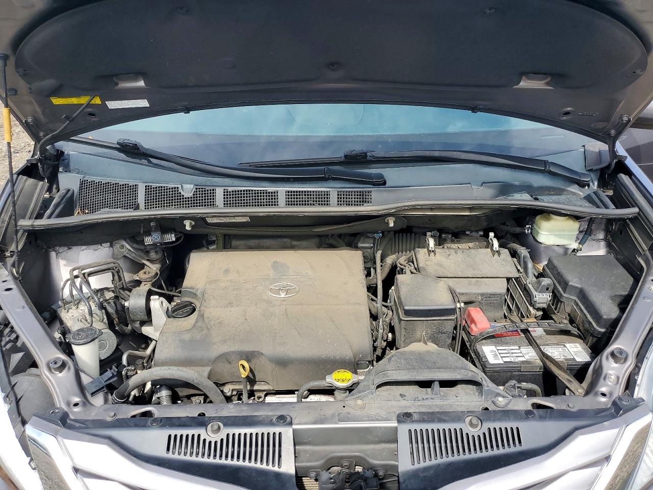 2015 TOYOTA SIENNA XLE 7-PASSENGER photo 23