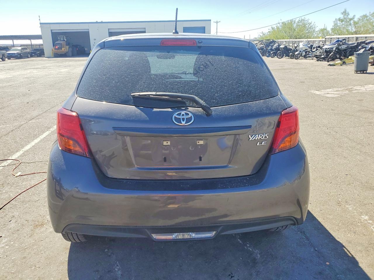 2016 TOYOTA YARIS 5-DOOR LE photo 11