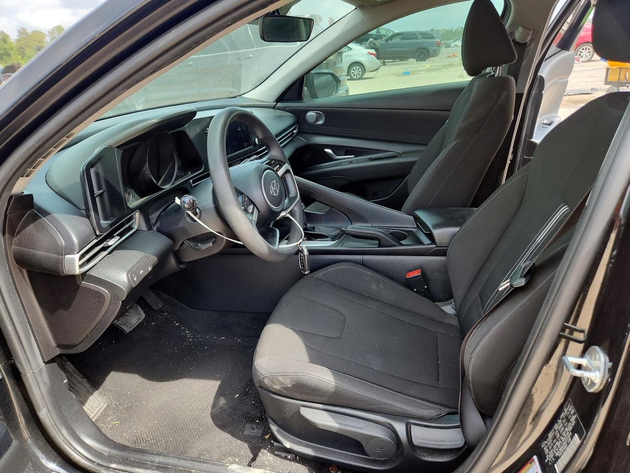 2022 HYUNDAI ELANTRA photo 13
