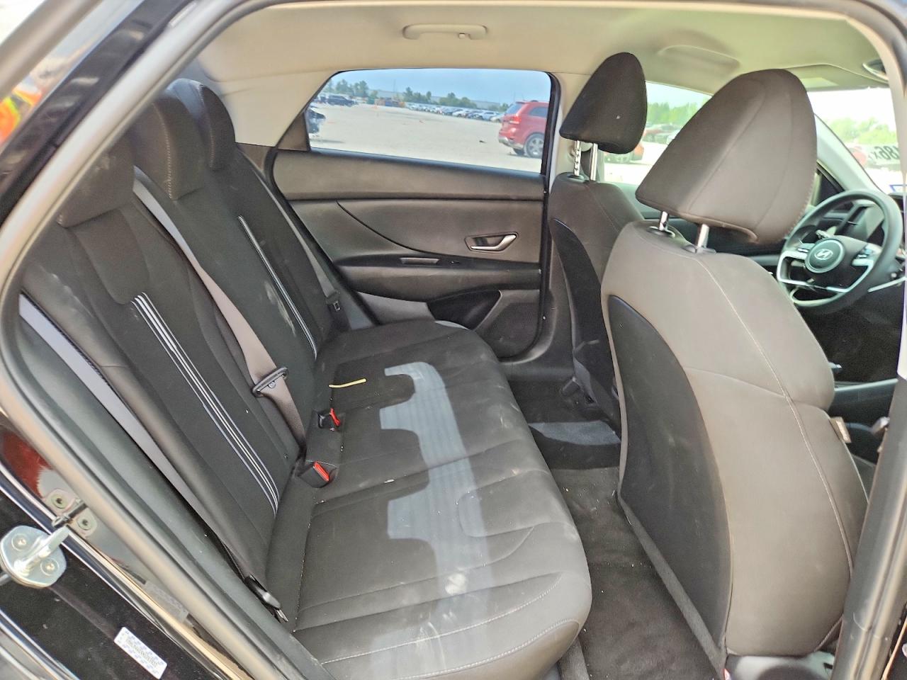 2022 HYUNDAI ELANTRA photo 19