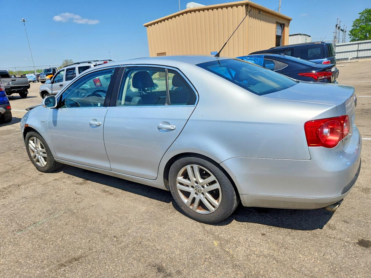 2007 VOLKSWAGEN JETTA WOLFSBURG photo 3