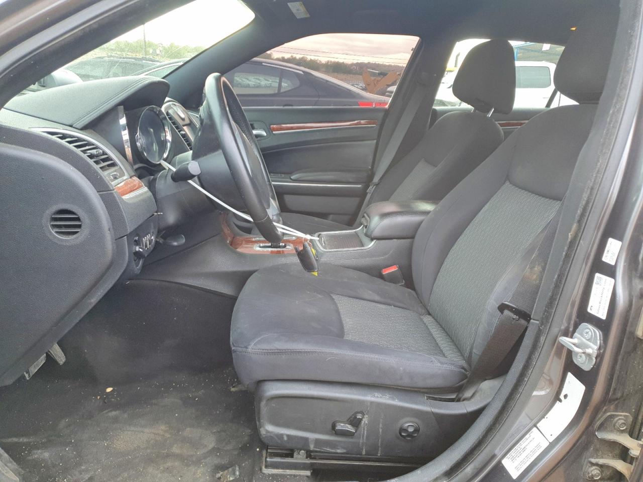 2014 CHRYSLER 300 photo 19