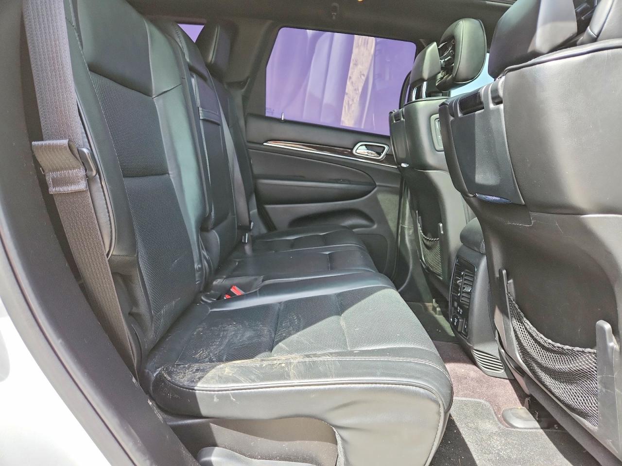 2016 JEEP GRAND CHEROKEE OVERLAND photo 31