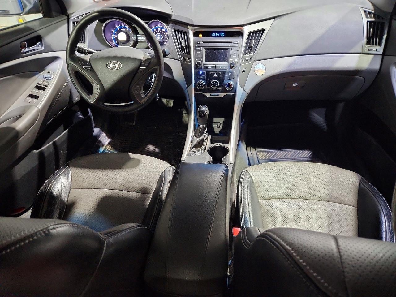 2014 HYUNDAI SONATA GLS photo 15