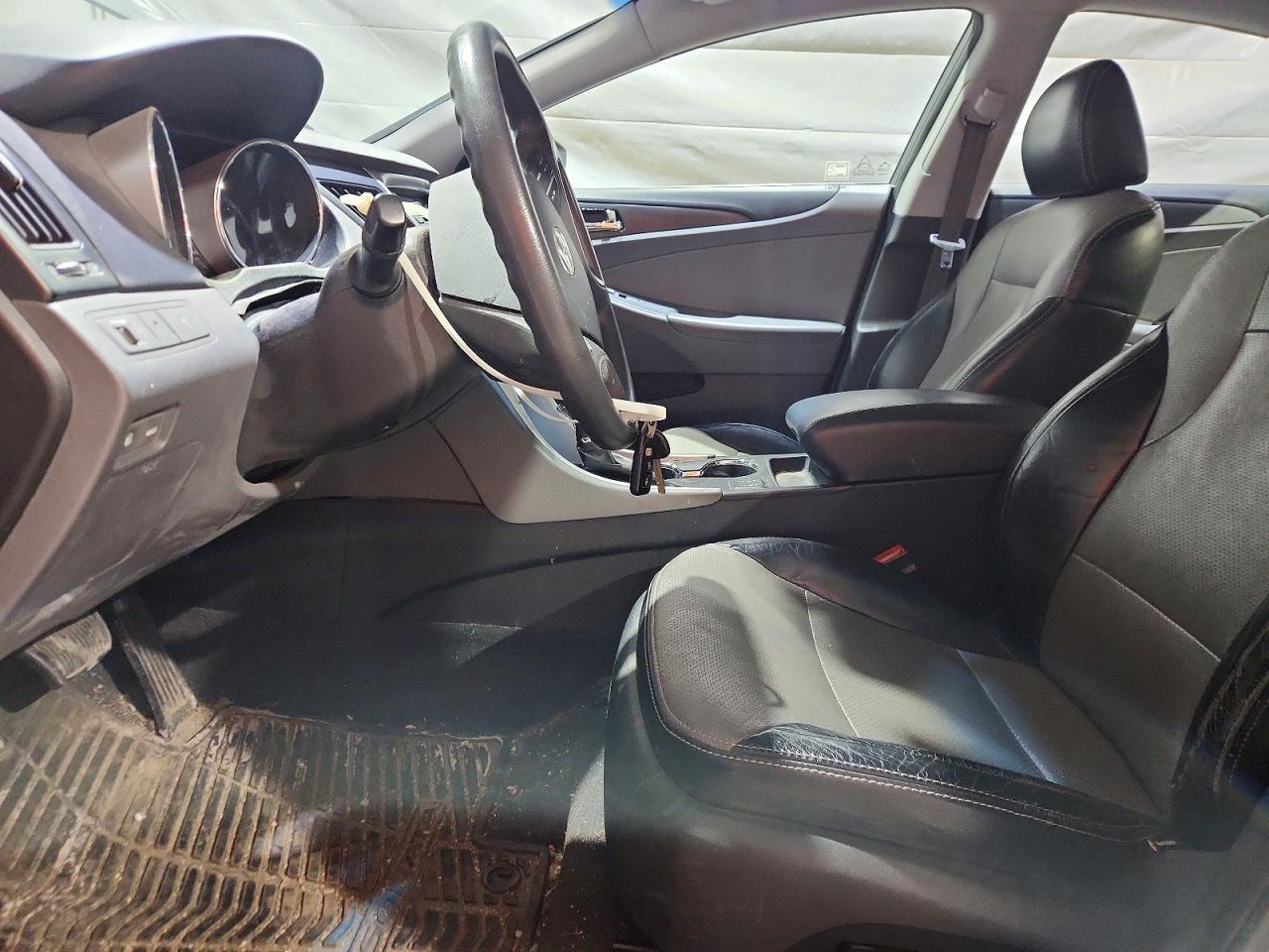 2014 HYUNDAI SONATA GLS photo 13
