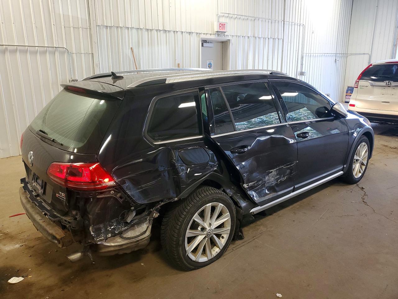 2017 VOLKSWAGEN GOLF ALLTRACK S photo 5