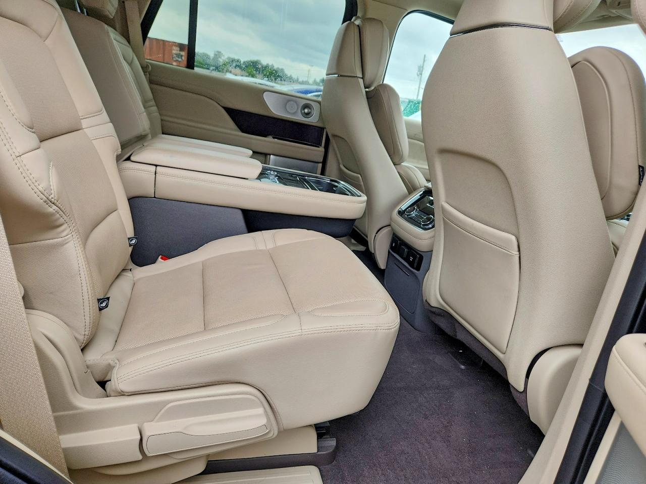 2020 LINCOLN NAVIGATOR RESERVE photo 11