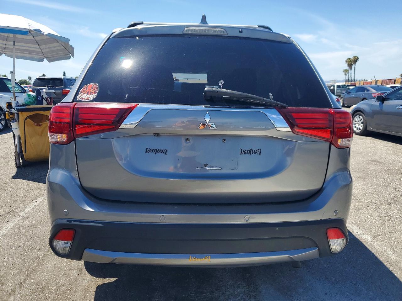 2017 MITSUBISHI OUTLANDER SE photo 16
