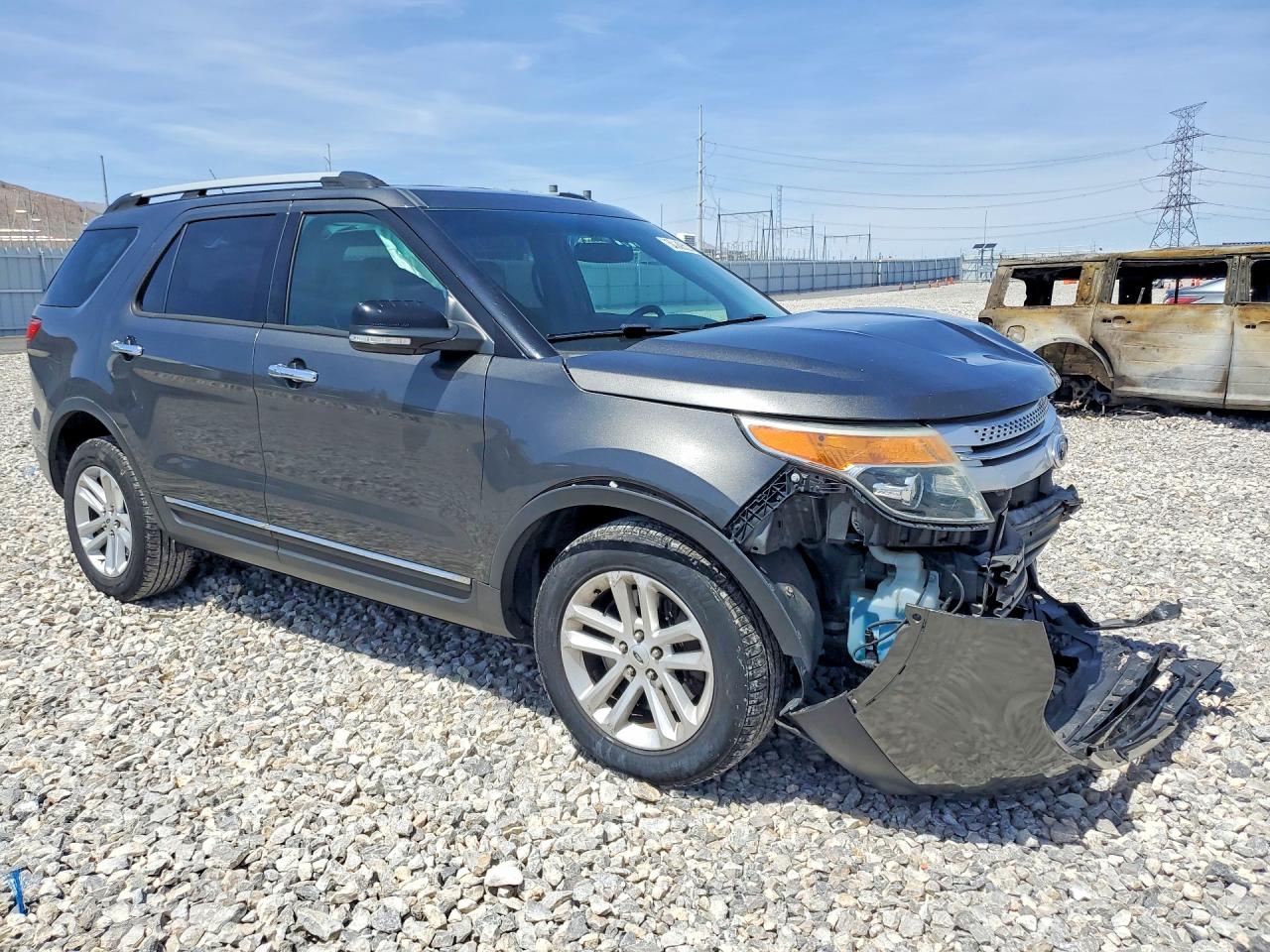 2015 FORD EXPLORER XLT photo 4
