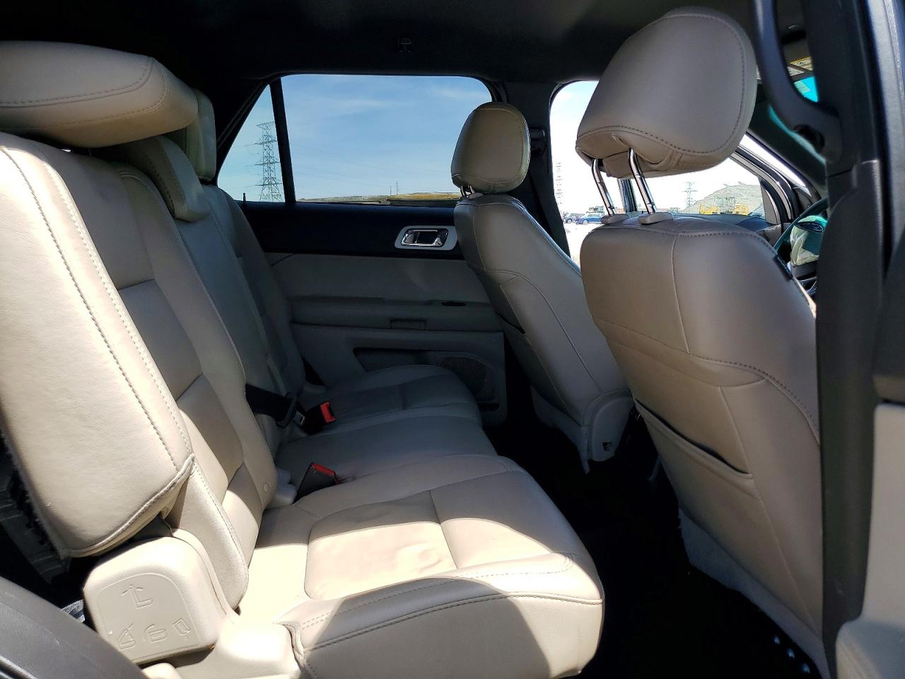 2015 FORD EXPLORER XLT photo 11