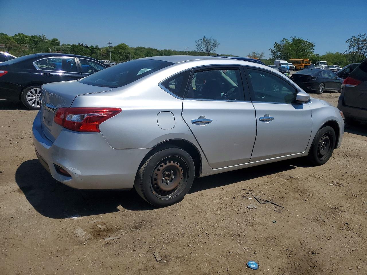 2018 NISSAN SENTRA S photo 5
