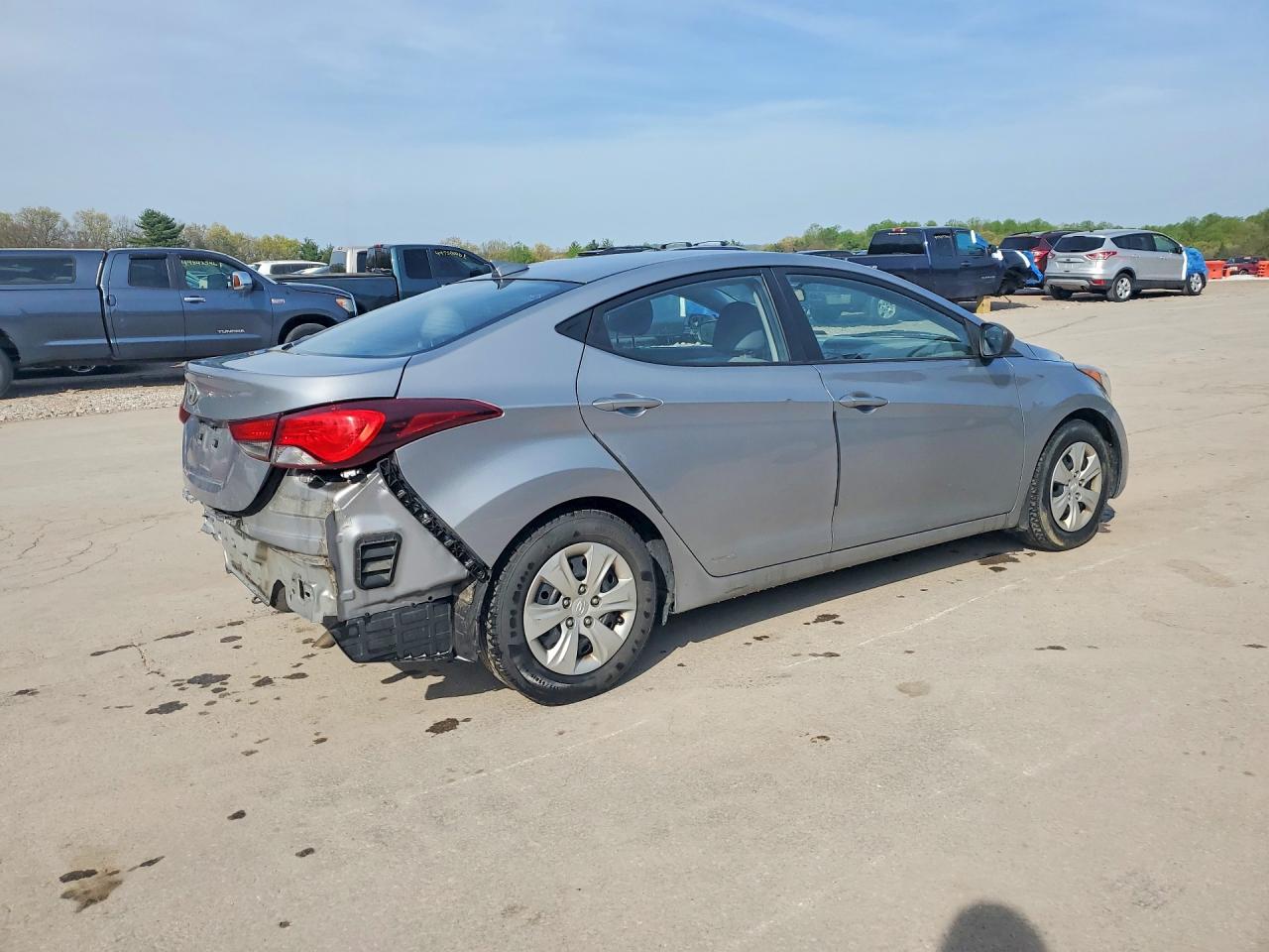 2016 HYUNDAI ELANTRA SE photo 5